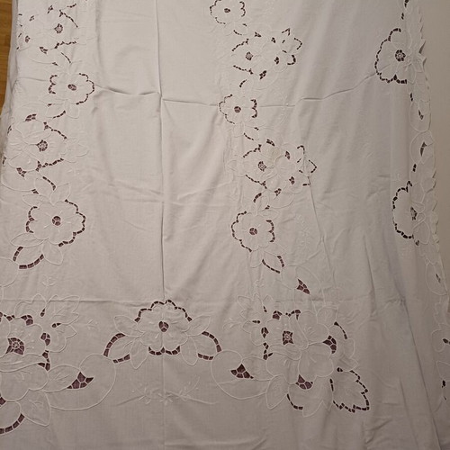 Linen embroidered tablecloth used with puff embroidery 1.75x2.50m