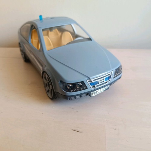 Playmobil vehicle used with missing parts and working beacon