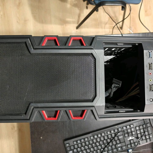 Desktop PC Intel i7 8700 used for office and home