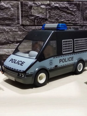 Playmobil κλούβα αστυνομίας με μηχανή μεταχειρισμένο, 3 φιγούρες και αξεσουάρ