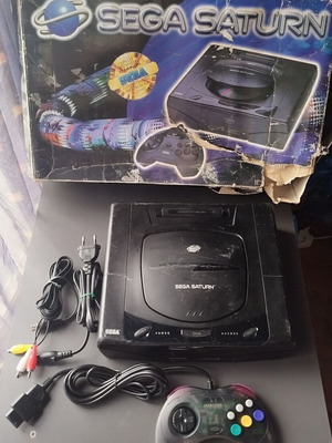 Sega Saturn Model 1 μεταχειρισμένη κονσόλα σε μέτρια κατάσταση χωρίς παιχνίδι