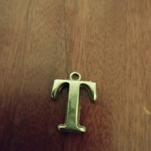 hanging letter "t"