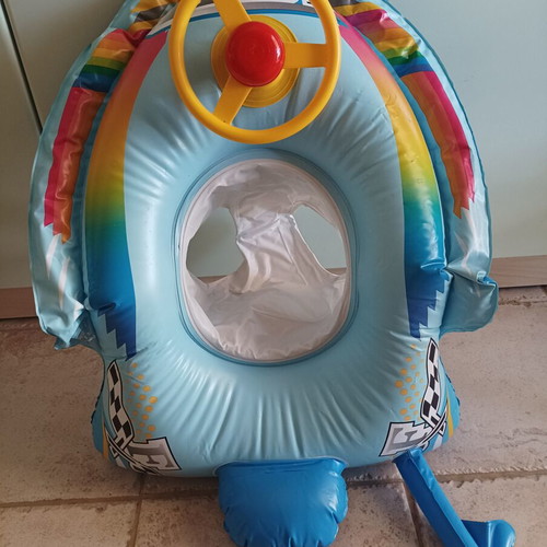 Inflatable car baby float used with leg holder
