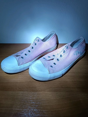 Παπούτσια γυναικεία Taccardi μεταχειρισμένα, νούμερο 40, ροζ αθλητικά χωρίς κορδόνια