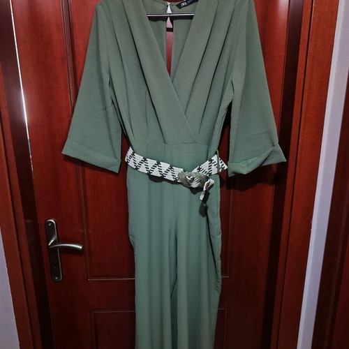 Zara jumpsuit with belt like new, size S