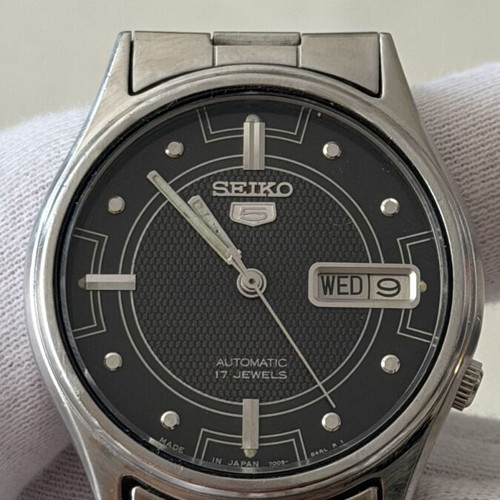 Seiko 5 Automatic 7S26-0520 Honeycomb Dial watch like new, black and silver