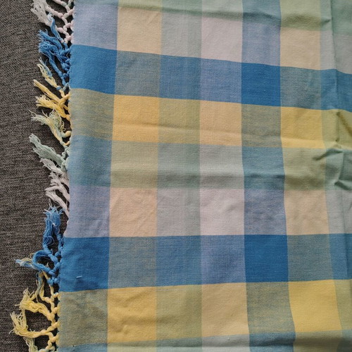 Tablecloth with fringes 80x80 cm