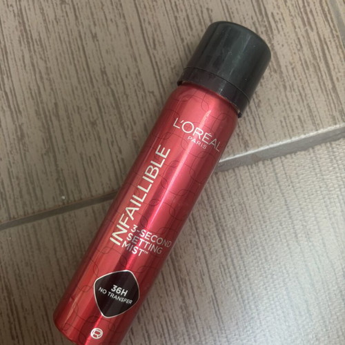 Loreal Setting Spray like new