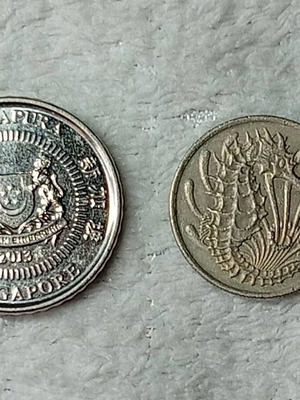 Singapore coins used, set of 2, 10 and 50 cents