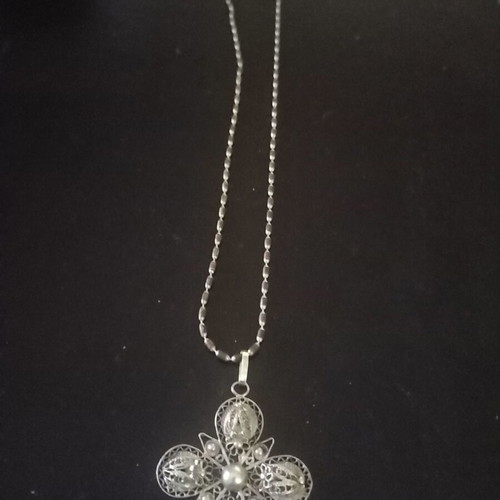 Silver cross 925 like new with chain
