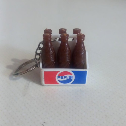 Pepsi Vintage Keychain in Shape of Six-Pack Bottles like new