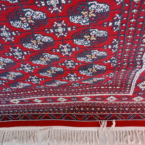 Wool rug like new, size 1.37x2.25 m, red color