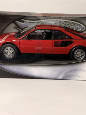Hotwheels Ferrari Mondial 8 metal model scale 1:18 new