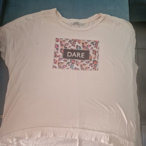 OffWhite Tshirt Mat Fashion DARE with Animal Print, like new, beige