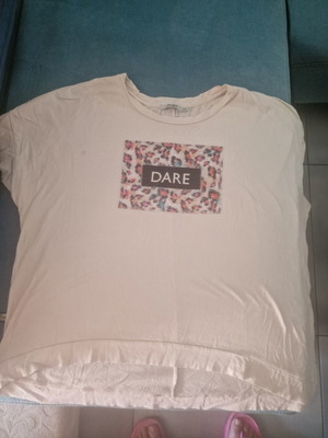 OffWhite Tshirt Mat Fashion DARE with Animal Print, like new, beige
