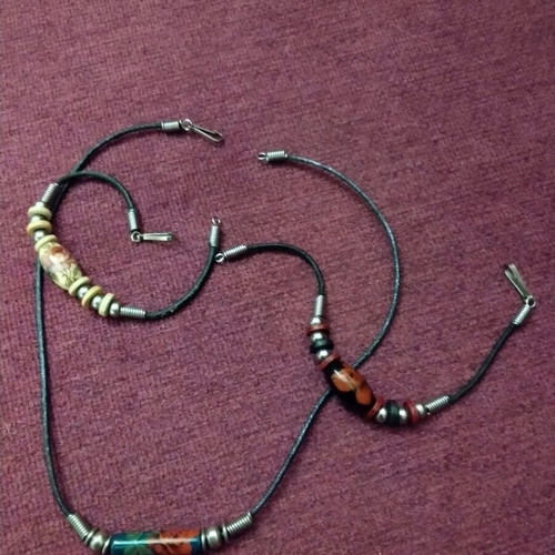Vintage necklace with ceramic beads and bracelets like new, handmade rose design
