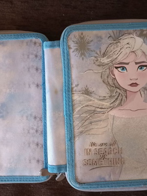 Frozen κασετίνα σαν καινούργιο