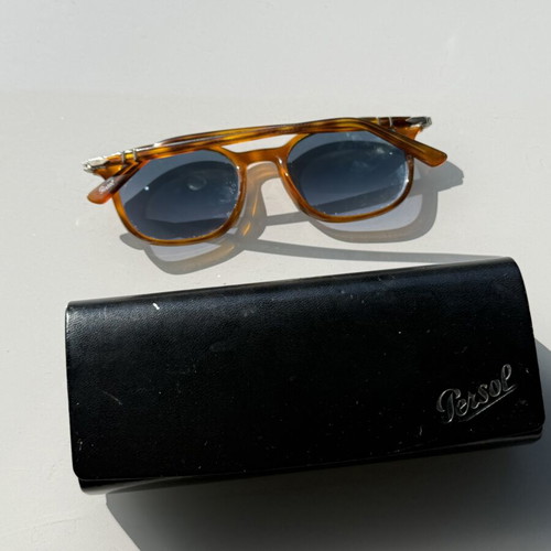 Persol Vintage Sunglasses like new, classic tortoise with original case