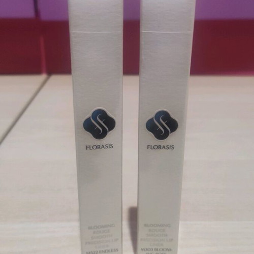 Florasis set of two new Blooming Rouge lip liners M522 and M303
