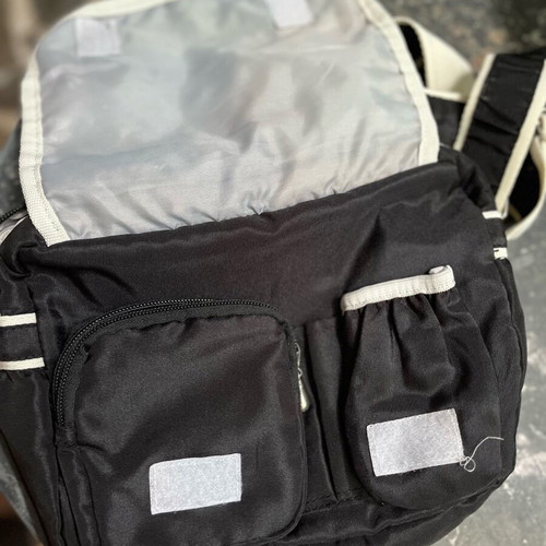 Black crossbody bag like new with multiple compartments