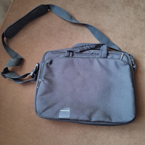 Tucano Laptop Bag like new, black, shoulder strap