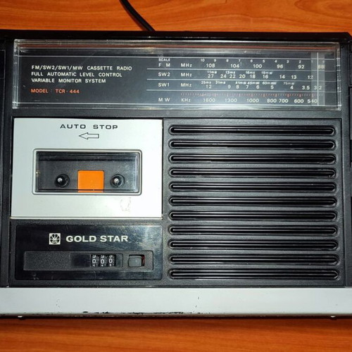 Gold Star TCR-444 vintage radio-cassette player used, 80s