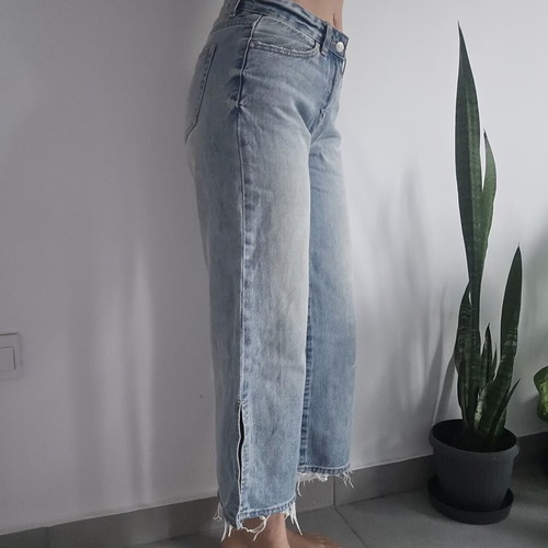 Stradivarius Bermuda jeans size small, blue