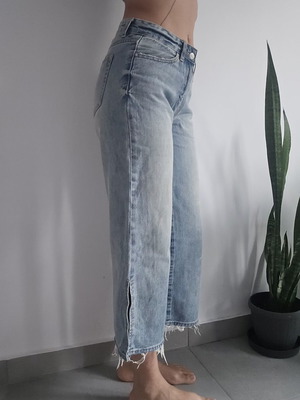 Stradivarius Bermuda jeans size small, blue