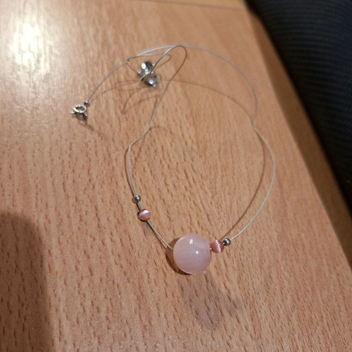 Necklace with rose quartz