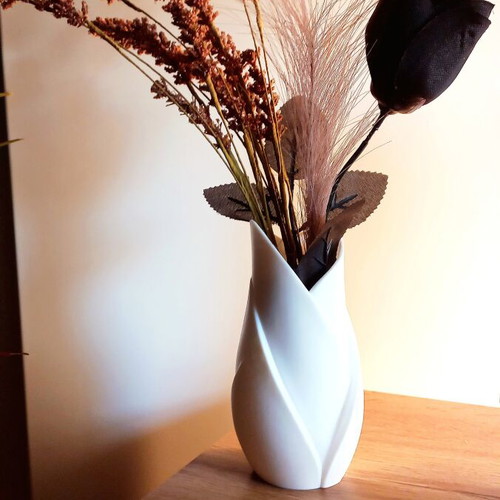 Tulip Vase Sculpture decorative vase Nordic design