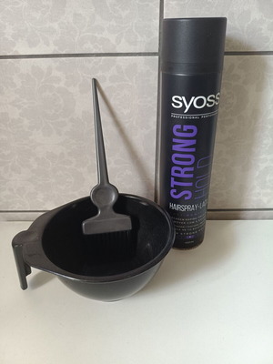 Syoss Hair Dye And Hairspray Set Like New