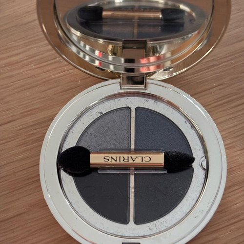 Clarins Ombre 4-couleurs palette for smoky eyes like new