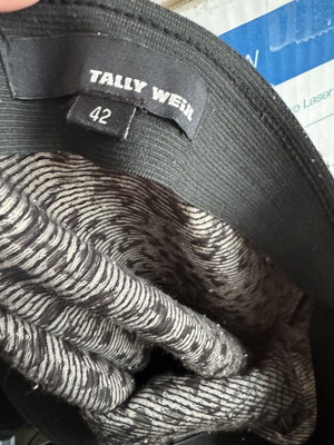 Elastic skirt H&M like new, black and white, sizes S and M