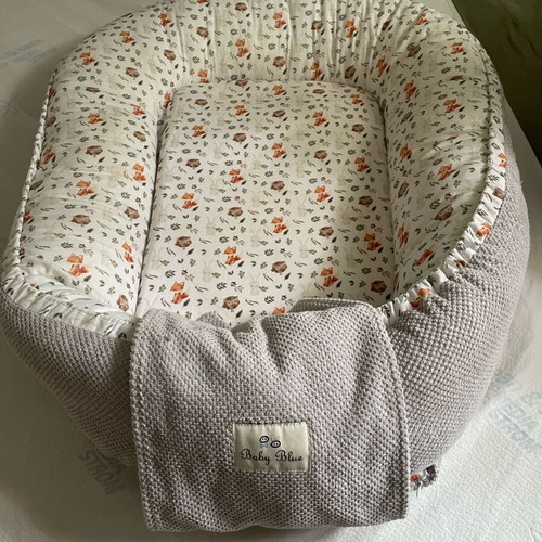 Baby nest baby blue like new