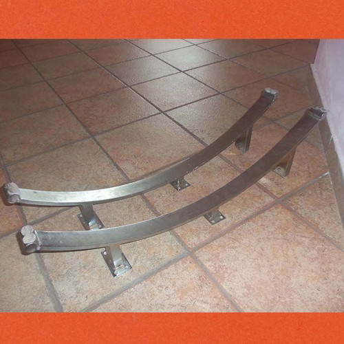 Ζευγάρι κυρτές μεταλλικές βάσεις στήριξης βαρελιού
