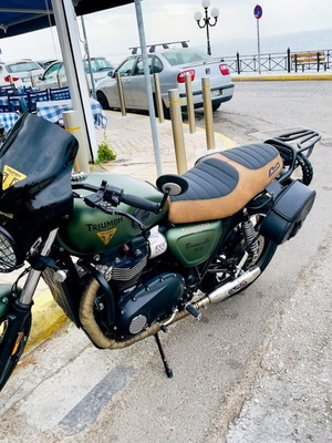 Triumph Bonneville Street Twin 900cc σαν καινούργιο