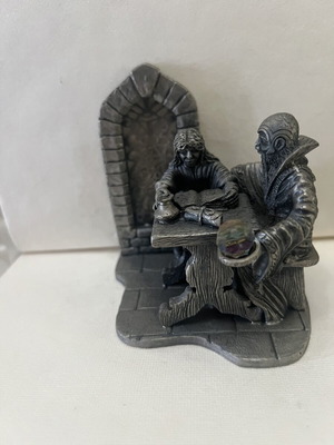 Tudor Mint Fantasy and Legend The Teachings of Merlin figurine like new, numbered