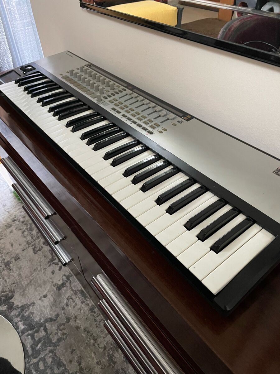 Novation Remote SL 61 Mk1 Novation remote SL61 MK1 MIDI