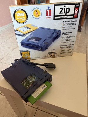 Iomega ZIP Drive Parallel with packaging and 100MB disk used