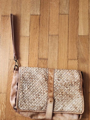 Leather handbag beige like new