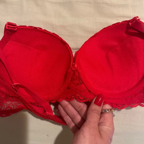 Bra 85B with full padding red new