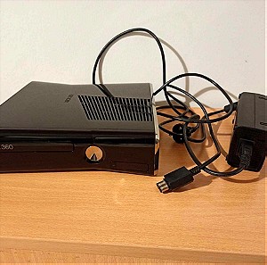 Xbox 360 S 250GB + Τιμονιερα + Παιχνίδια