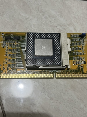 Celeron 333Mhz with Slot1 Converter used