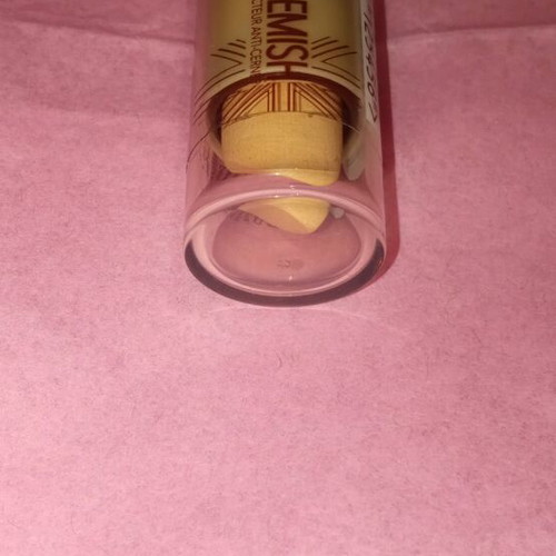 LIPSTICK LOREAL, LIP GLOSS YOUTH LAB, FOUNDATION MAX FACTOR CONCEALER RIMMEL