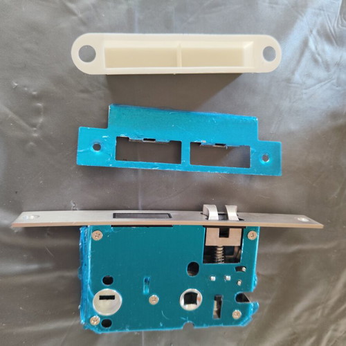 Smart door lock with fingerprint, code, IC card, key and app control