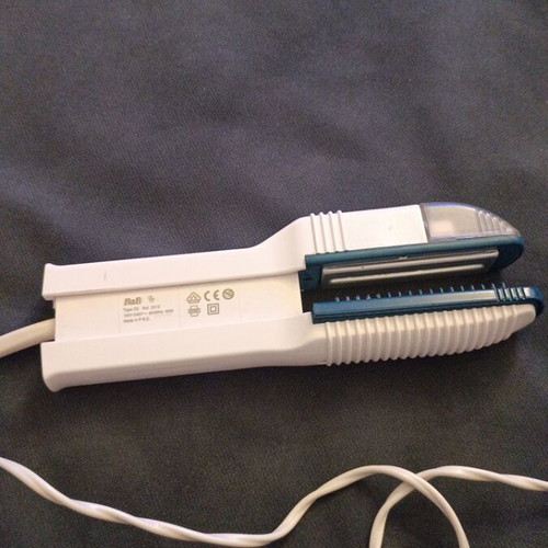 Babyliss hair straightener used with steam container and ceramic plates