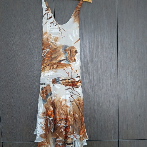 Official dress with silk.