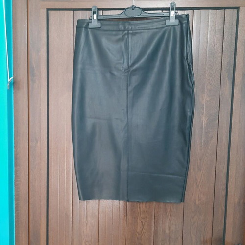 Primark leather skirt like new, black, size L