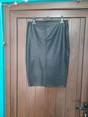 Primark leather skirt like new, black, size L