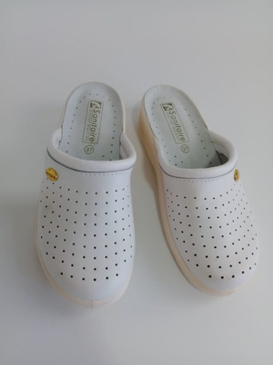 Sanitaire Anatomical White Medical Clogs Size 37 New